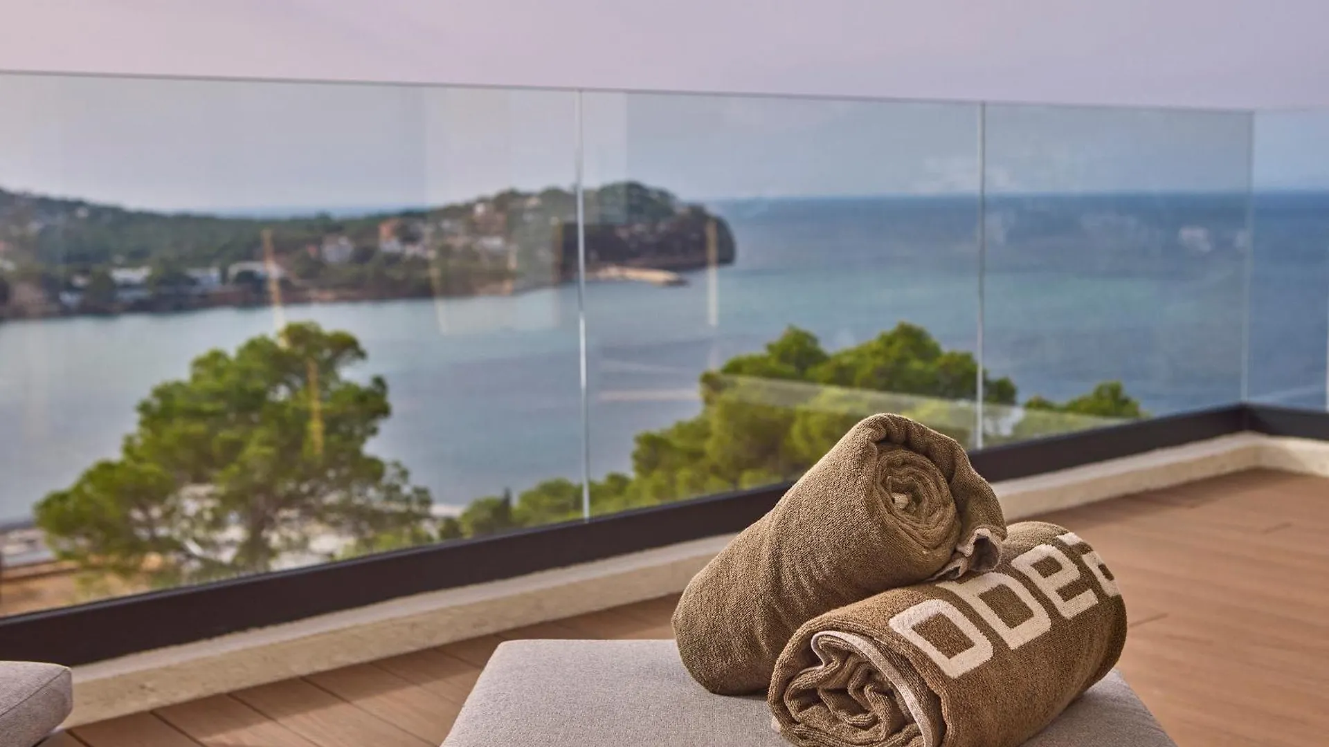 Purobeach Resort Santa Ponsa 5*,  España